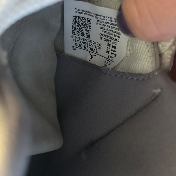 Jordan 11 Retro Cool Grey - Picture 6 of 7